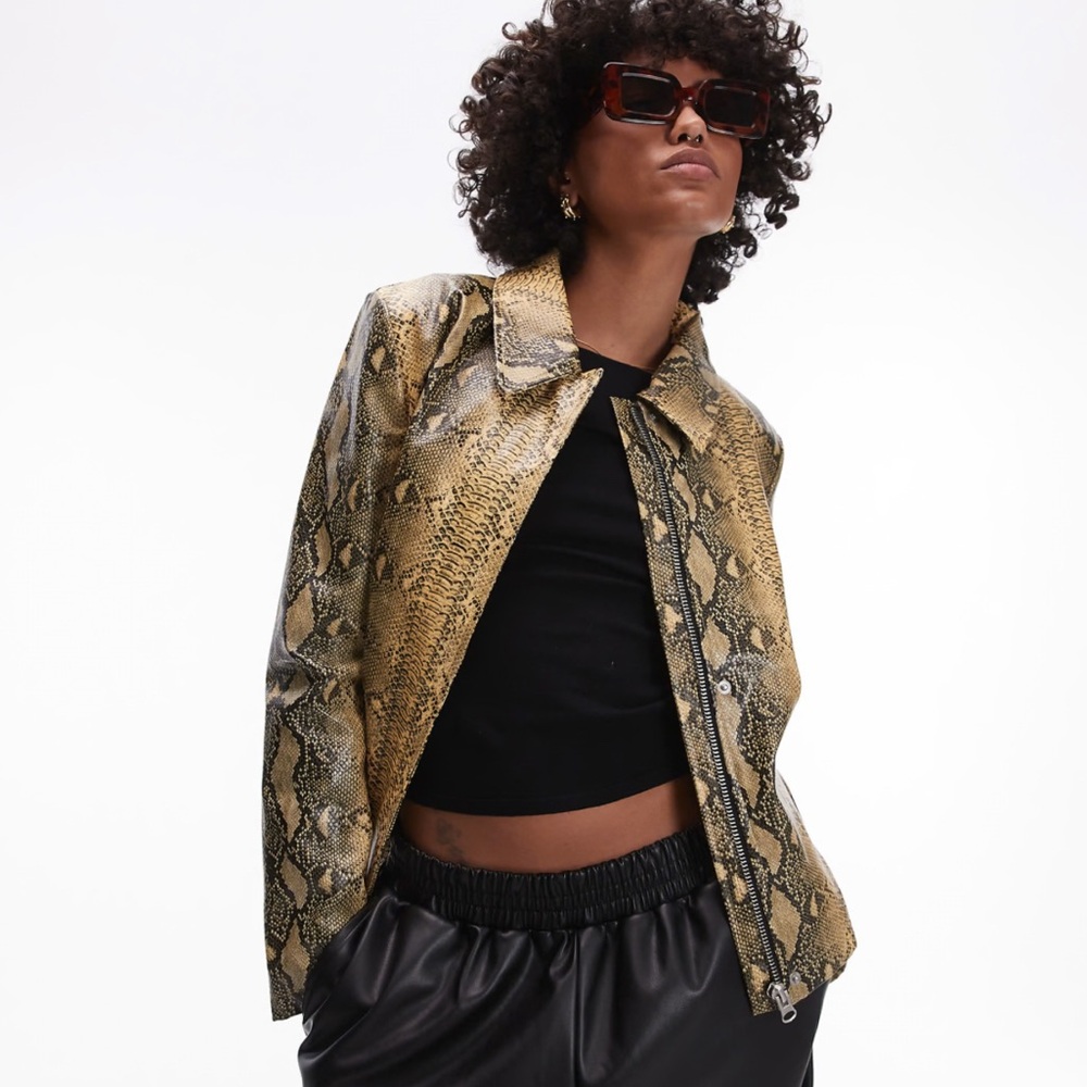 NWT TOPSHOP SNAKESKIN FAUX LEATHER JACKET - Picture 2 of 6
